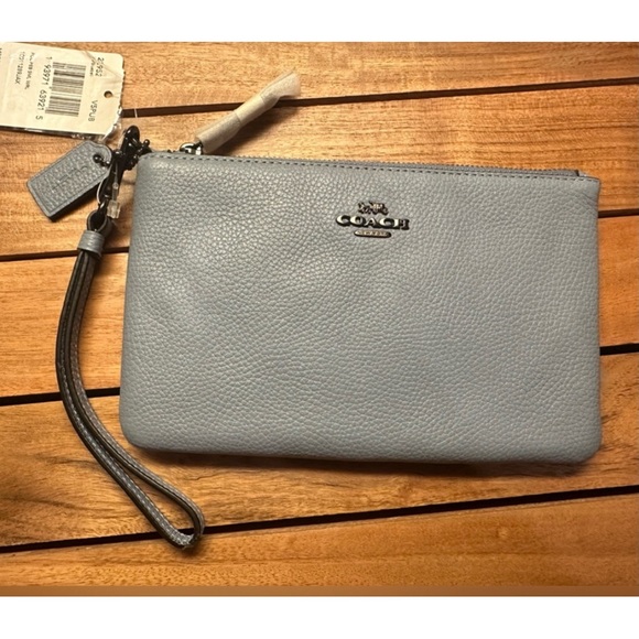 Coach Bluebell Leather Wristlet NWT - Picture 2 of 10